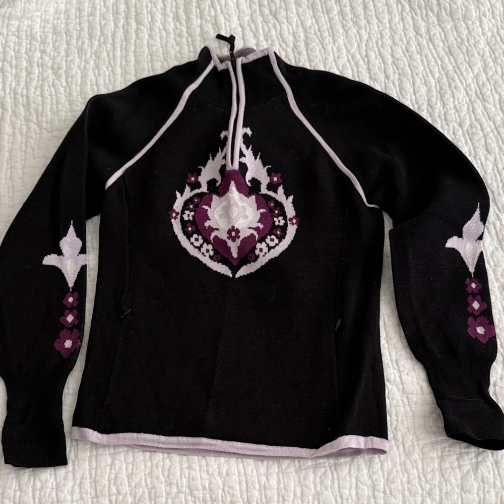 Athleta Black and Purple Patterned Sweater